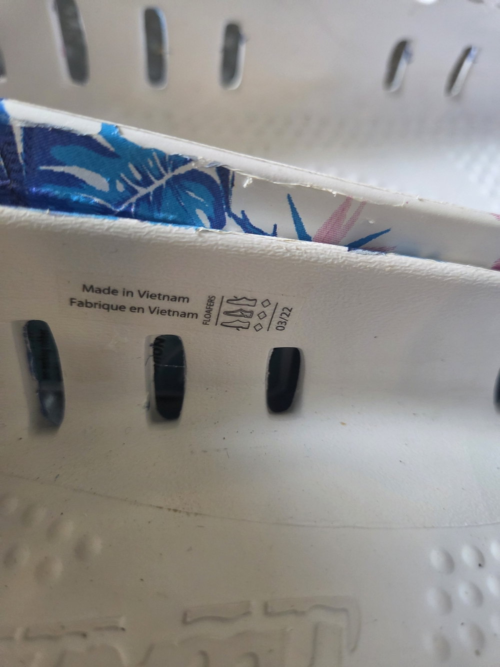 NWT Floafers Women's Floral Slip-On Mules in White with Blue & Pink Print - Picture 5 of 8
